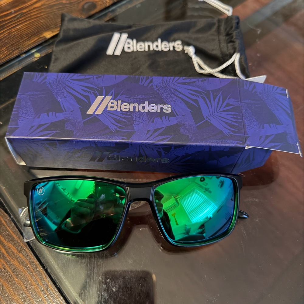 Blenders Green Sunglasses NWT